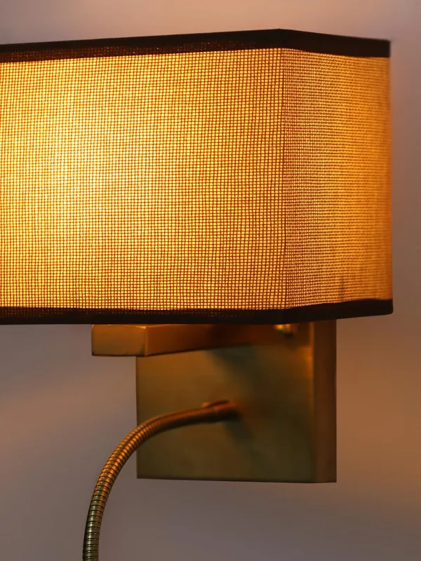 Metal_Modern_Gold_Fabric_Shade_Decorative_Wall_Sconce