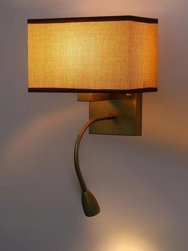 Metal_Modern_Gold_Fabric_Shade_Decorative_Wall_Sconce