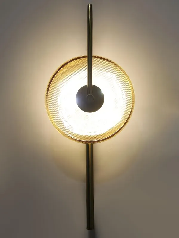 Metal_Modern_Amber_Glass_Shade_Wall_Sconce
