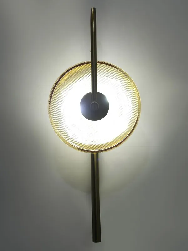 Metal_Modern_Amber_Glass_Shade_Wall_Sconce