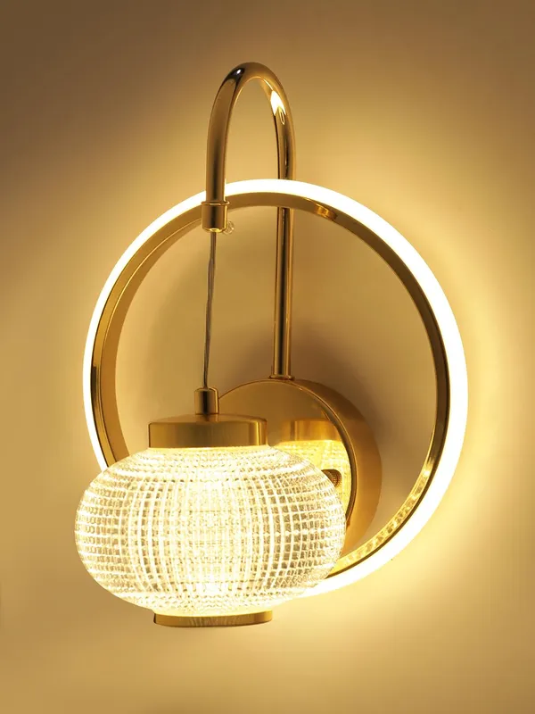 Metal_Acrylic_Diffuser_Gold_LED_Wall_Light