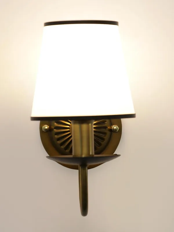 Metal_Frosted_Glass_White_Gold_Decorative_Wall_Light
