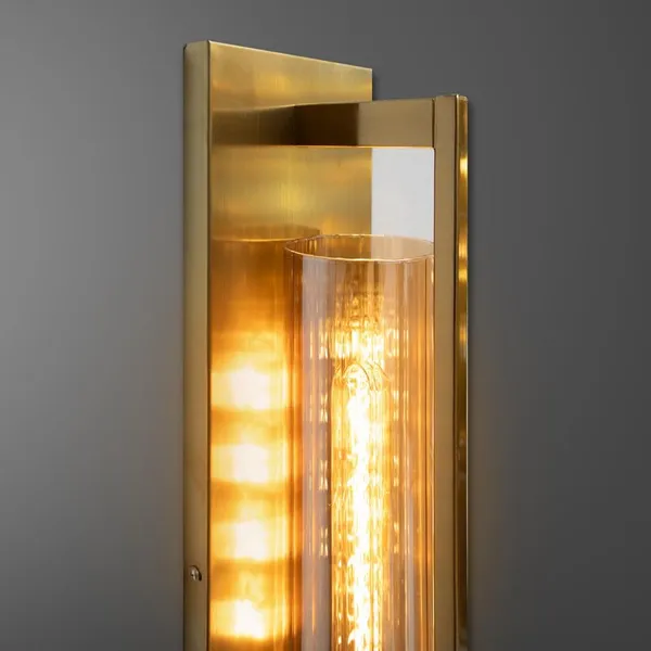 Metal_Contemporary_Glass_Shade_Gold_Wall_Light