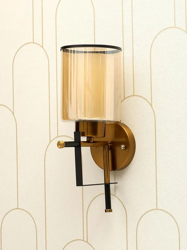 Metal_Amber_Glass_Wall_Light