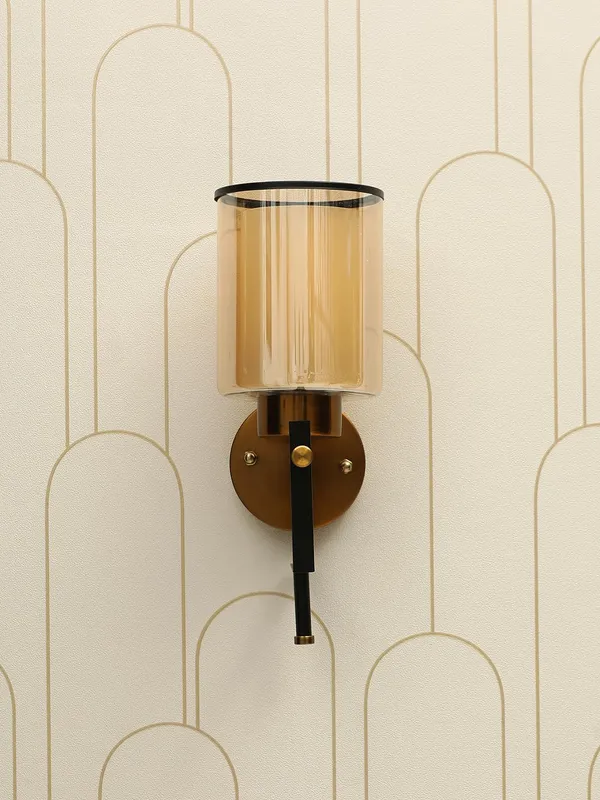 Metal_Amber_Glass_Wall_Light
