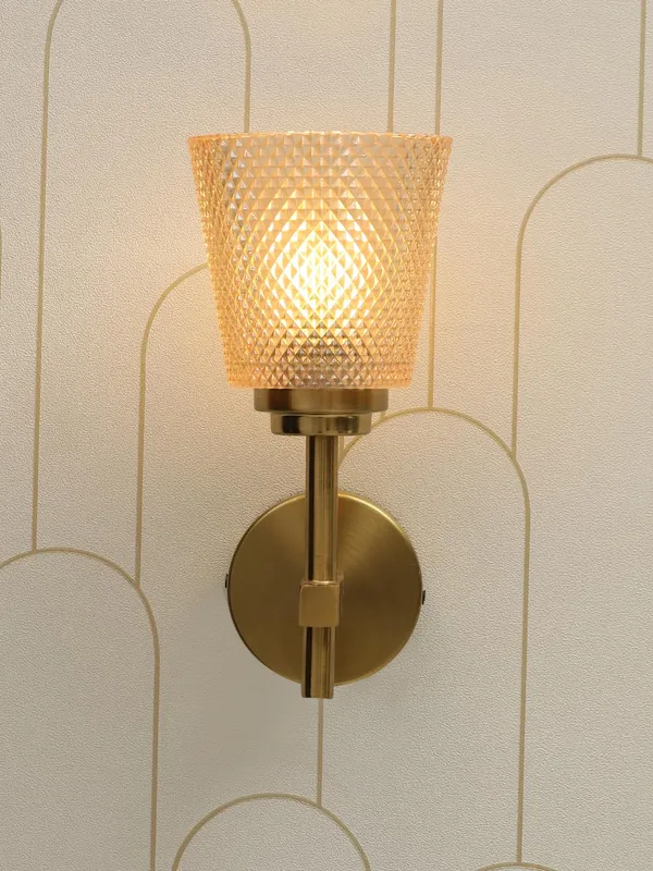 Metal_Glass_Textured_Amber_Gold_Brass_Finish_Wall_Light