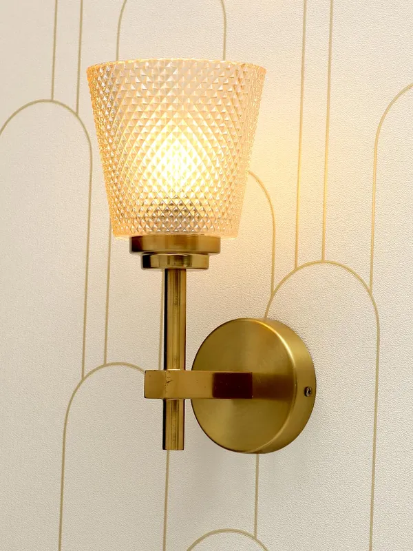 Metal_Glass_Textured_Amber_Gold_Brass_Finish_Wall_Light