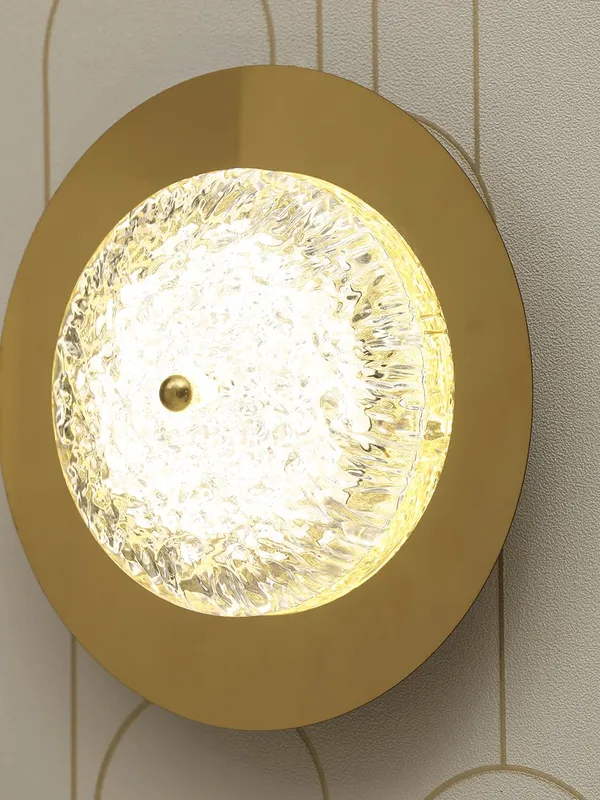 Metal_Circular_Textured_Glass_Gold_LED_Wall_Light