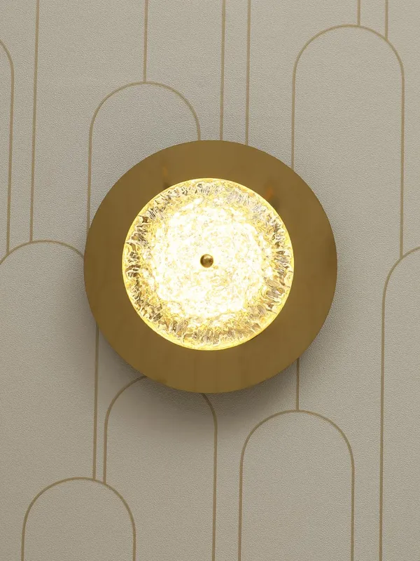 Metal_Circular_Textured_Glass_Gold_LED_Wall_Light