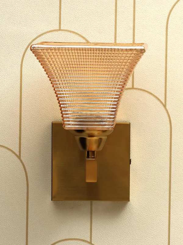 Metal_Vintage_Ribbed_Amber_Glass_Wall_Light