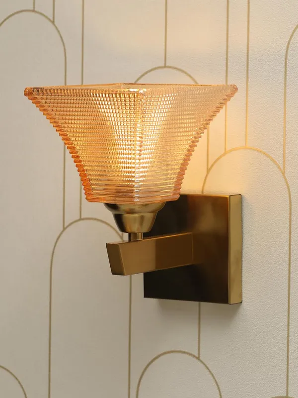 Metal_Vintage_Ribbed_Amber_Glass_Wall_Light