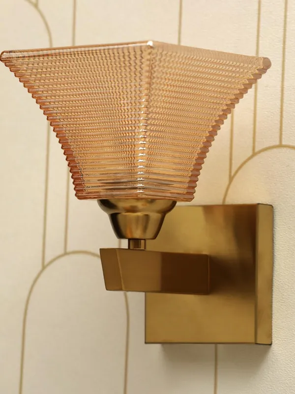 Metal_Vintage_Ribbed_Amber_Glass_Wall_Light