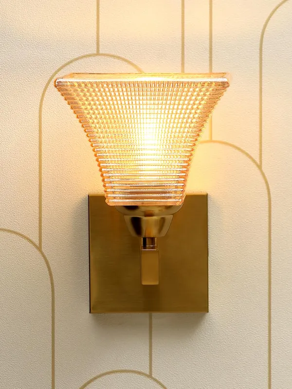 Metal_Vintage_Ribbed_Amber_Glass_Wall_Light