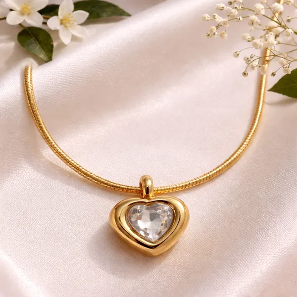 Gold_Alloy_Crystal_Heart_Pendant_Necklace_For_Women