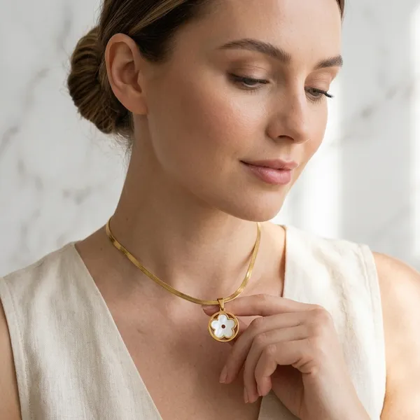White_And_Gold_Alloy_Flower_Pendant_Snake_Chain_Necklace_For_Women