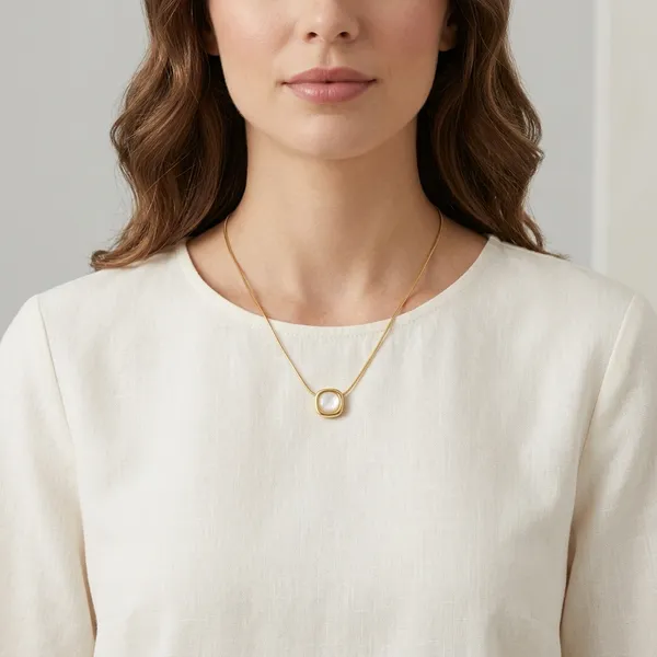 Gold_White_Alloy_Pearl_Pendant_Necklace_For_Women