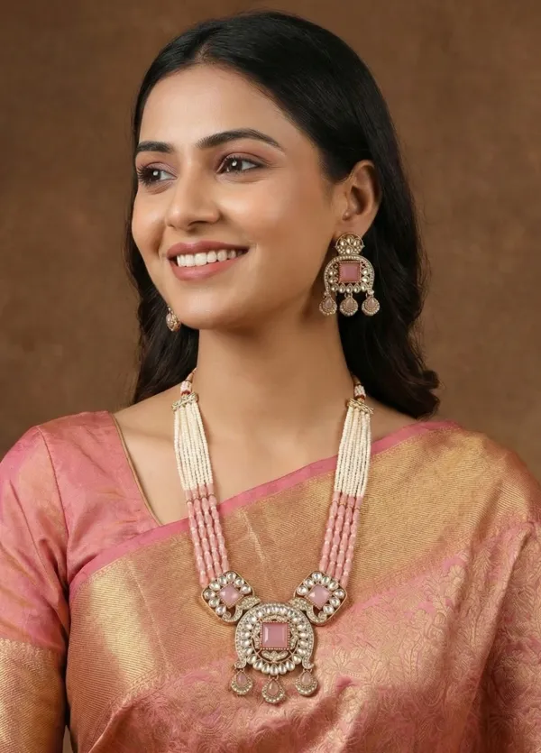 Traditional_Kundan_Necklace_Set_With_Pearl_And_Bead_Detailing