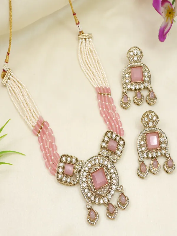 Traditional_Kundan_Necklace_Set_With_Pearl_And_Bead_Detailing