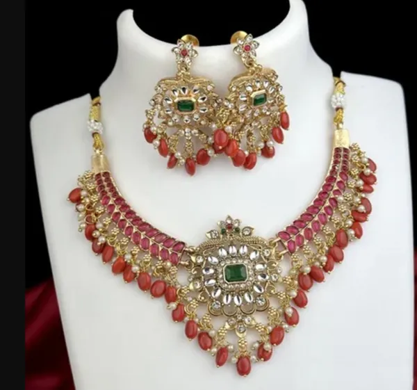 Royal_Floral_Green_And_Red_Beaded_Necklace_Set_With_Matching_Earrings