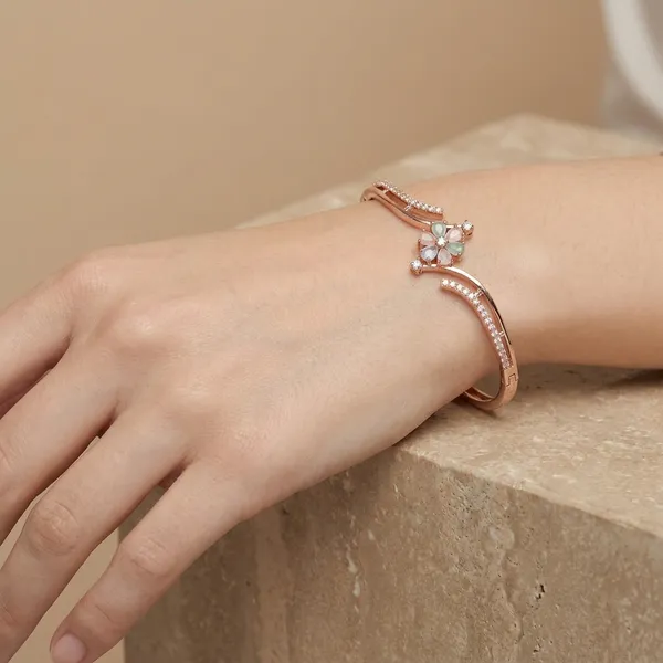 American_Diamond_Free_Size_Openable_Micro_Gold_Polish_Bracelet