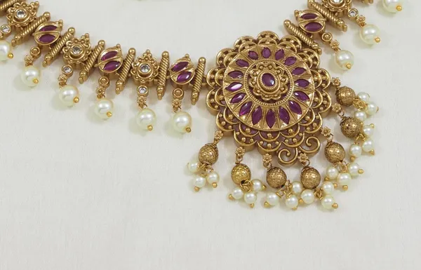 Antique_Gold_Plated_Multi_Stone_Necklace_Set_With_Earrings_For_Women