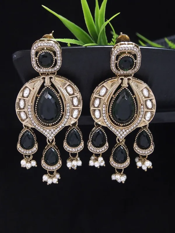 Traditional_Chandbali_Earrings_With_Pearl_Drops