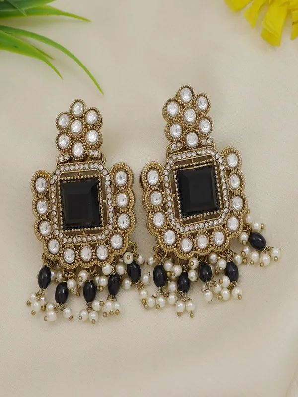Royal_Heirloom_Beaded_Pearl_Layered_Necklace_Set