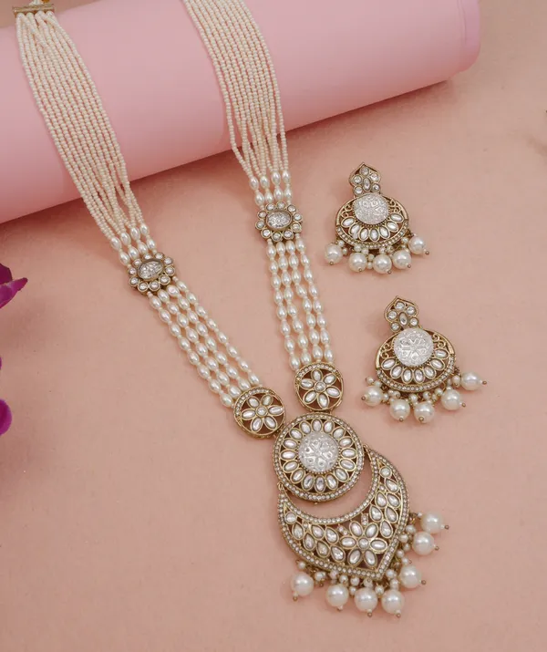 Traditional_Nawabi_Black_Beaded_Pearl_Statement_Necklace_Set