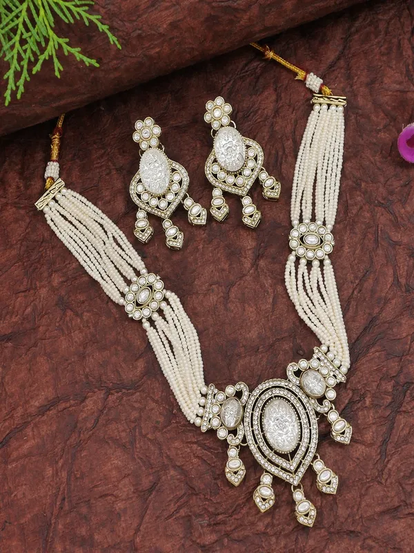 Royal_Noir_Pearl_&_Black_Beaded_Statement_Necklace_Set