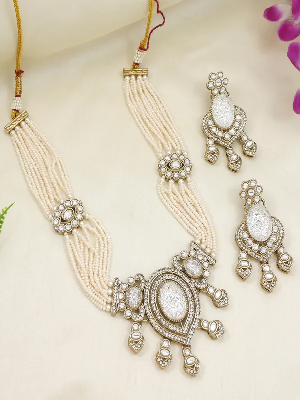 Royal_Noir_Pearl_&_Black_Beaded_Statement_Necklace_Set