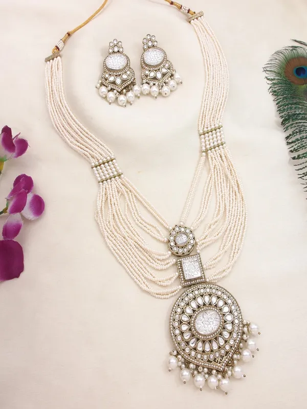 Royal_Pearl_&_Black_Beaded_Statement_Necklace_Set