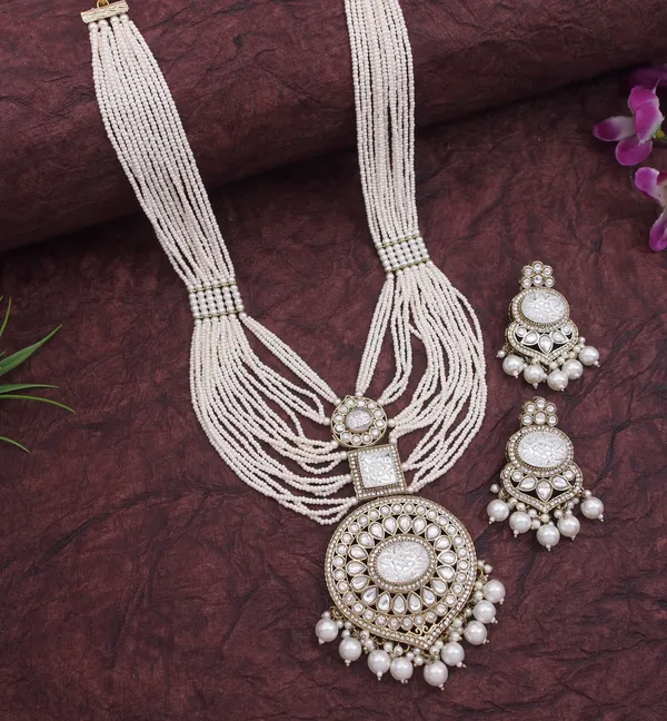 Royal_Pearl_&_Black_Beaded_Statement_Necklace_Set