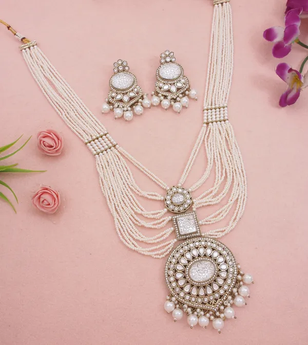 Royal_Pearl_&_Black_Beaded_Statement_Necklace_Set