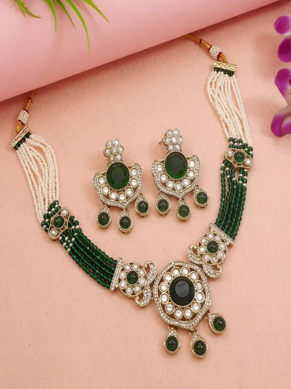 Royal_Kundan_&_Pearl_Beaded_Necklace_Set_With_Matching_Earrings