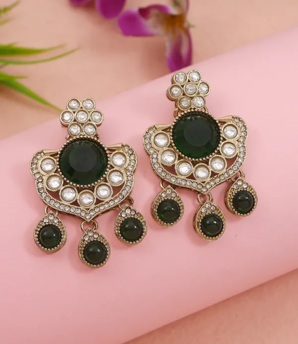 Royal_Kundan_&_Pearl_Beaded_Necklace_Set_With_Matching_Earrings