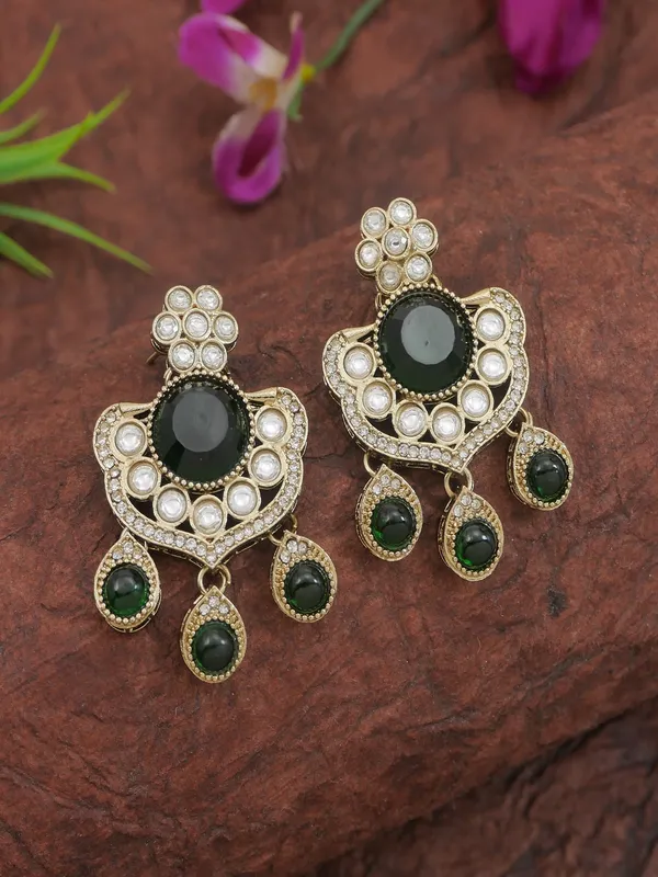 Royal_Kundan_&_Pearl_Beaded_Necklace_Set_With_Matching_Earrings