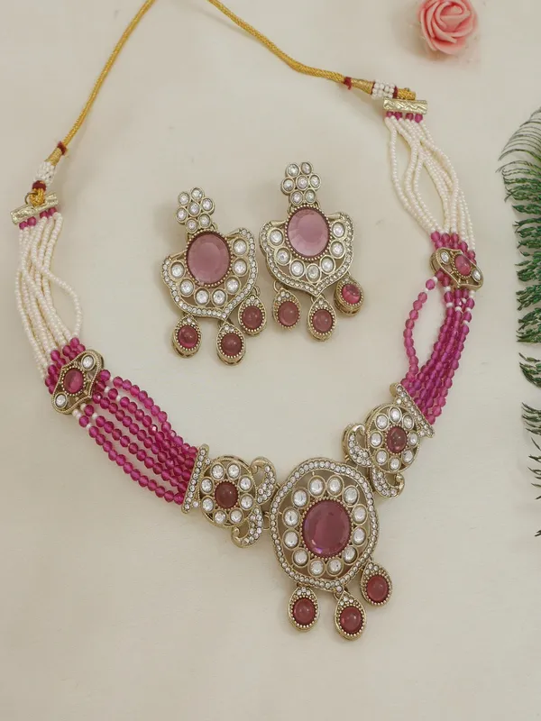 Royal_Kundan_&_Pearl_Beaded_Necklace_Set_With_Matching_Earrings