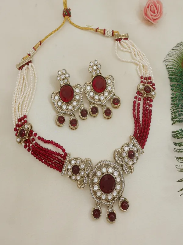 Royal_Kundan_&_Pearl_Beaded_Necklace_Set_With_Matching_Earrings