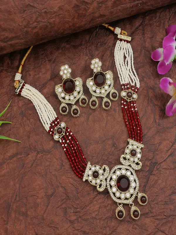 Royal_Kundan_&_Pearl_Beaded_Necklace_Set_With_Matching_Earrings