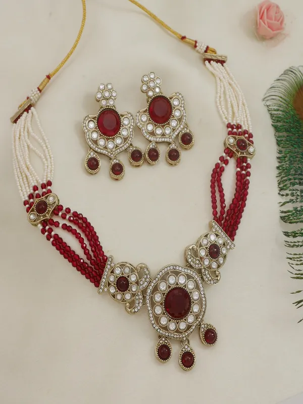 Royal_Kundan_&_Pearl_Beaded_Necklace_Set_With_Matching_Earrings