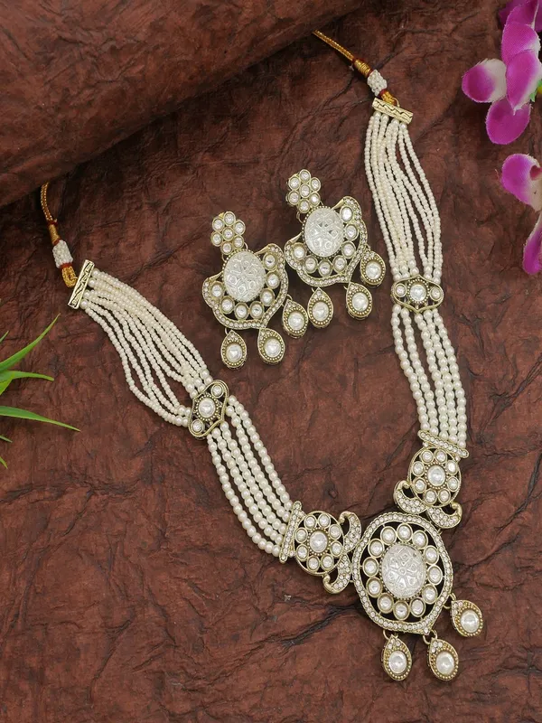 Royal_Kundan_&_Pearl_Beaded_Necklace_Set_With_Matching_Earrings