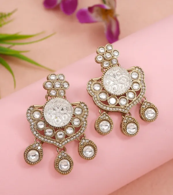 Royal_Kundan_&_Pearl_Beaded_Necklace_Set_With_Matching_Earrings