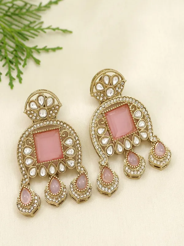 Traditional_Kundan_Necklace_Set_With_Pearl_&_Bead_Detailing