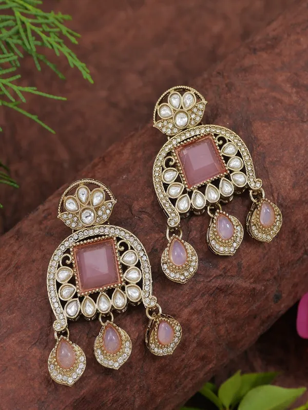 Traditional_Kundan_Necklace_Set_With_Pearl_&_Bead_Detailing