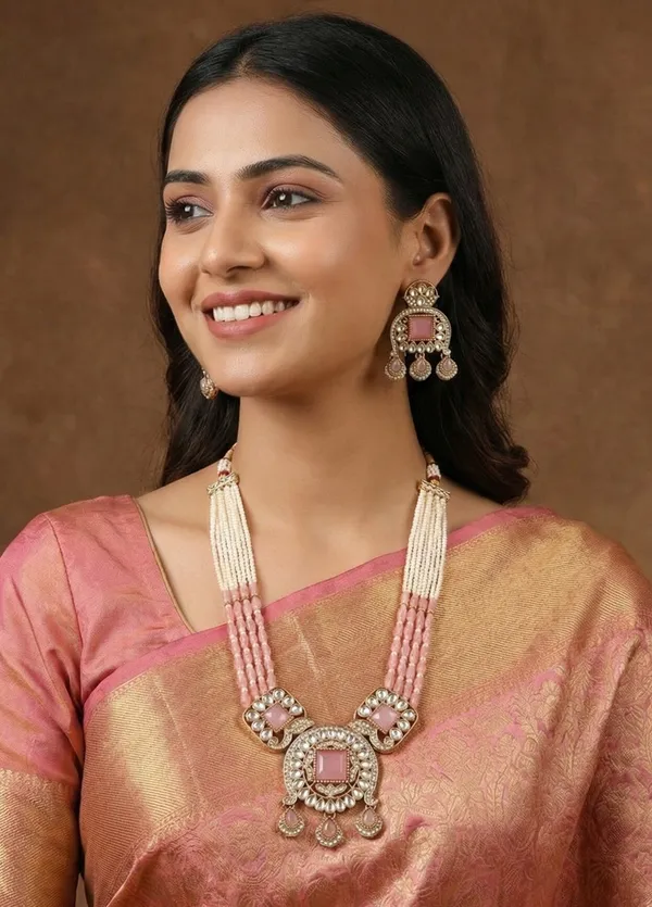 Traditional_Kundan_Necklace_Set_With_Pearl_&_Bead_Detailing