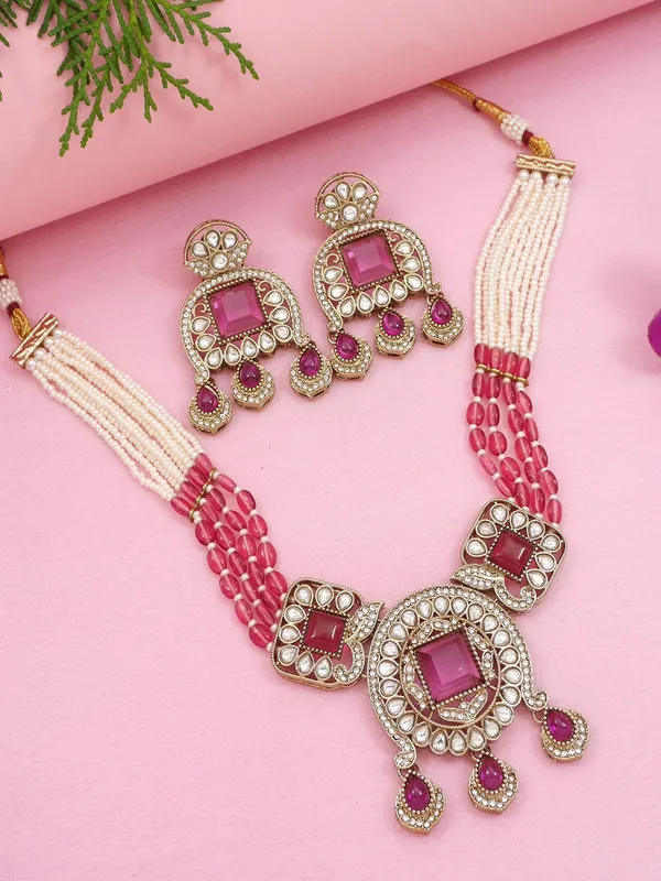 Traditional_Kundan_Necklace_Set_With_Pearl_&_Bead_Detailing