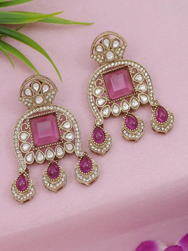 Traditional_Kundan_Necklace_Set_With_Pearl_&_Bead_Detailing
