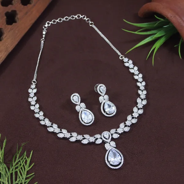 Zircon_Silver_Necklace_Set