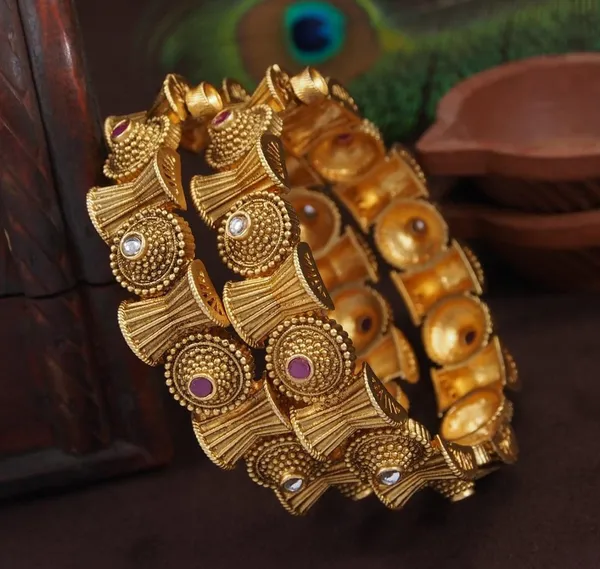 Amazing_Antique_Gold_Openable_Kada_Bangle_Temple_Jewellery