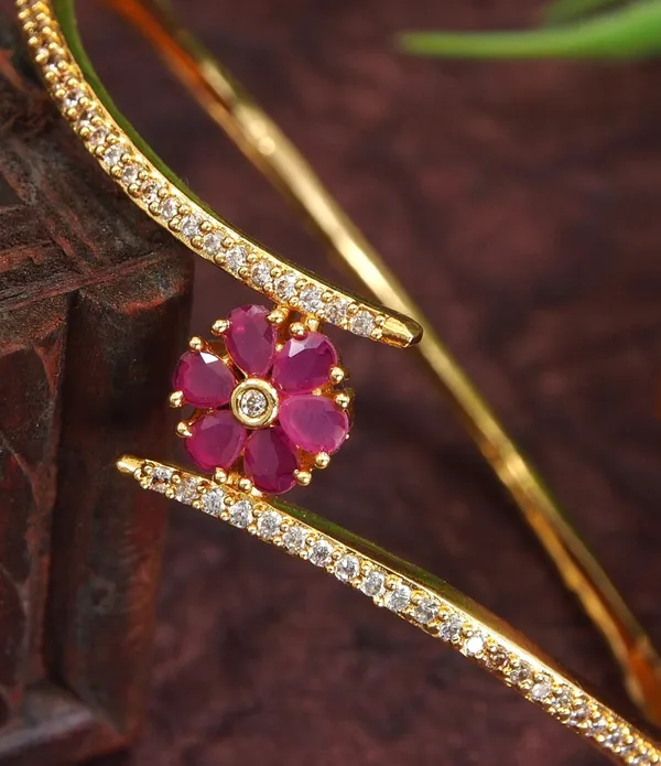 American_Diamond_Free_Size_Openable_Micro_Gold_Polish_Bracelet